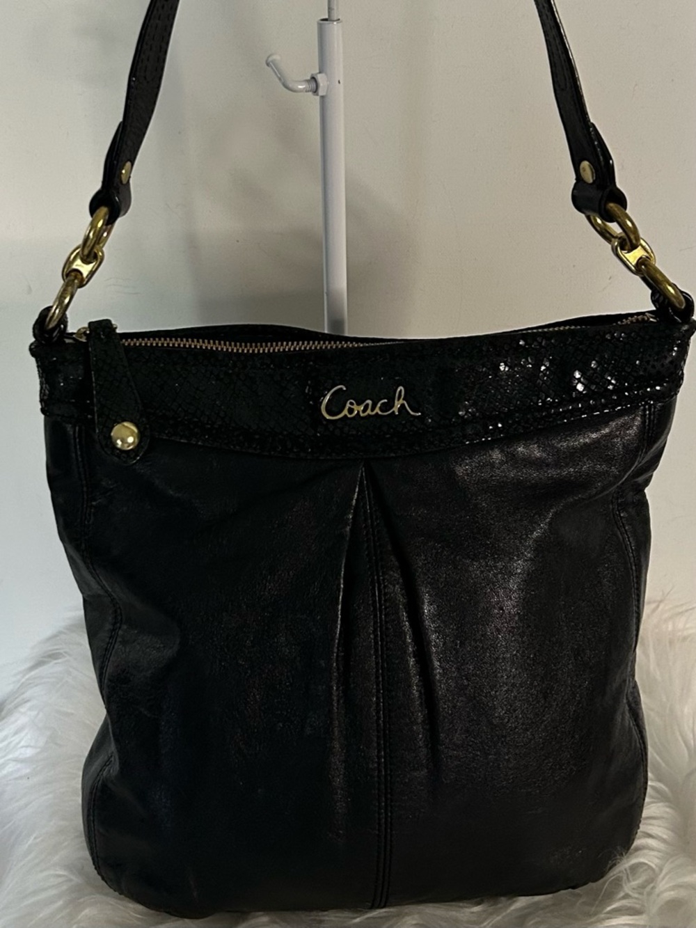 Coach Black Leather Shoulder Bag Snake skin purse Gold Hardware - Picture 6 of 15